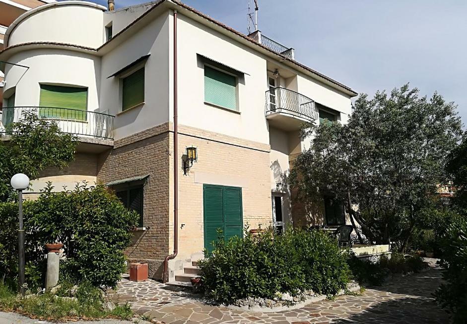 Villa Ariosa Vasto Exteriör bild